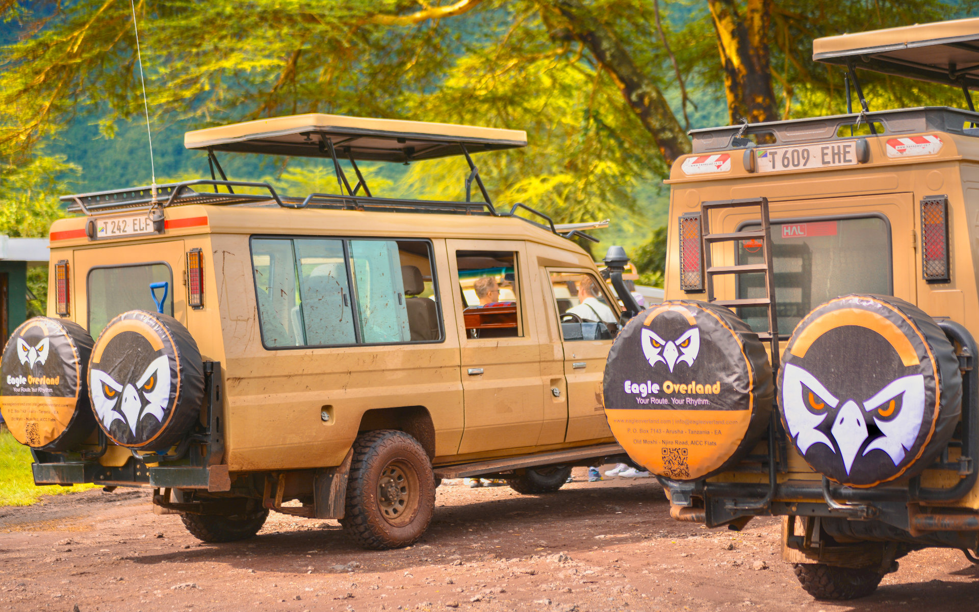 Land Cruiser lodge safari exterior thumbnail